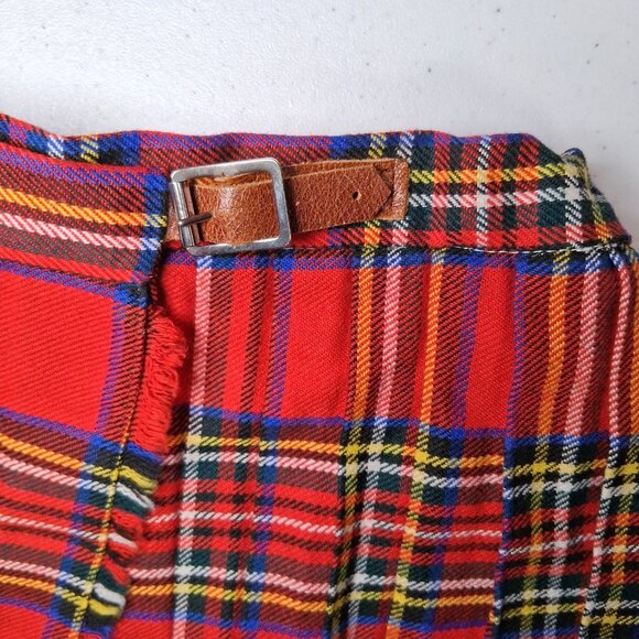 Smiths Bermuda Kilt Youth Size 4 Red Royal Stewart Tartan Traditional England - Picture 5 of 16